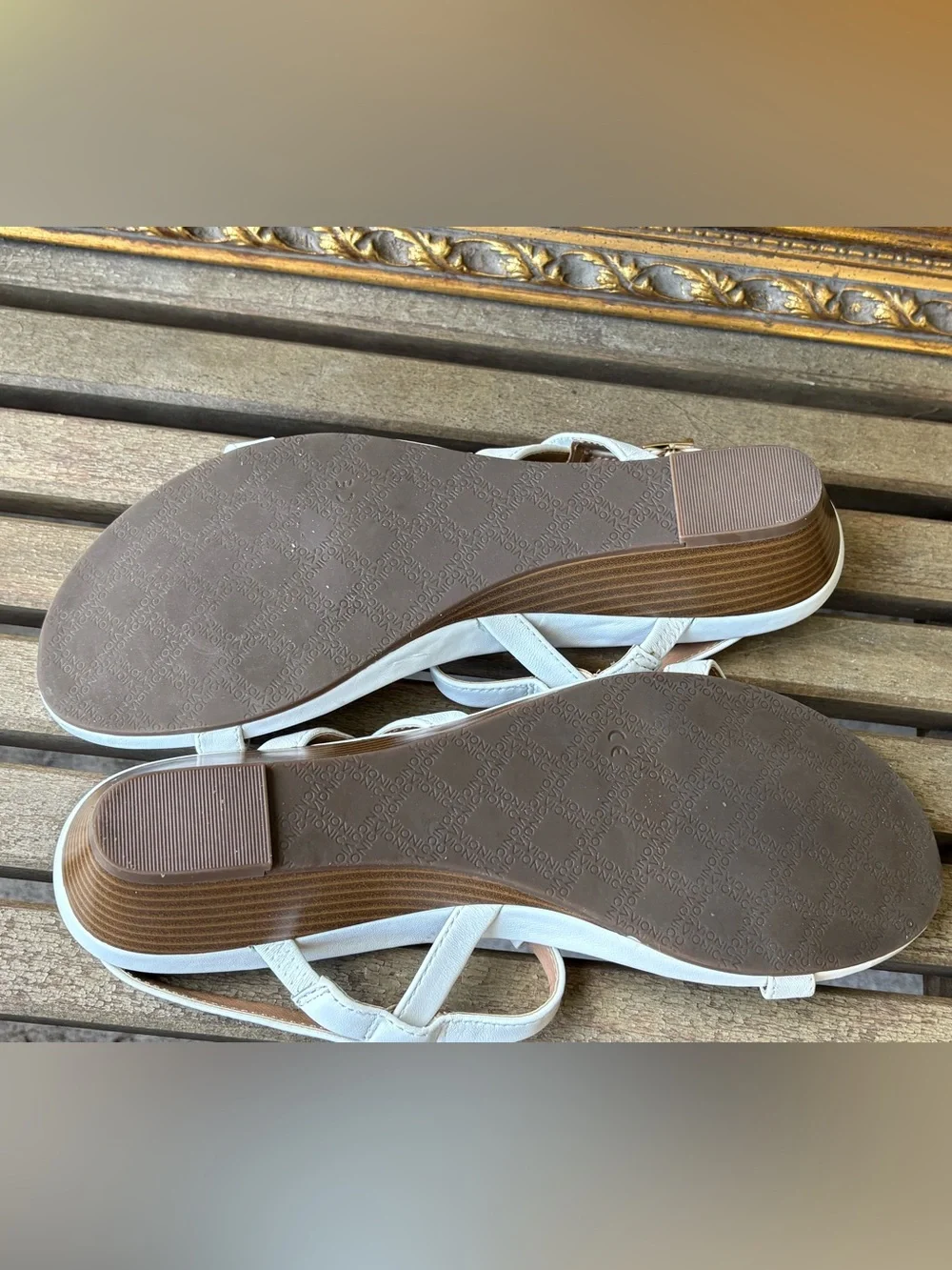 Vionic White T-Strap size 11 Sandals with Gold Chevron Detail low wedge heel